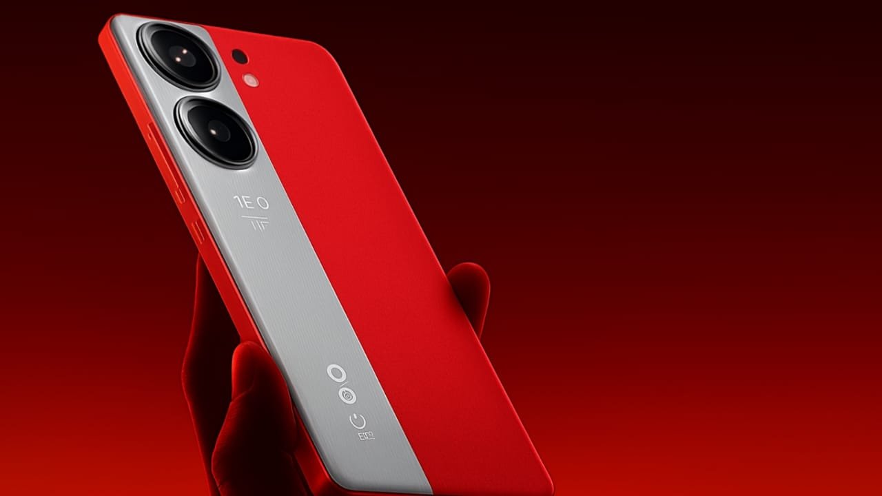 The iQO_O Neo 9 Pro smartphone being used after six months, showing minor signs of daily use.